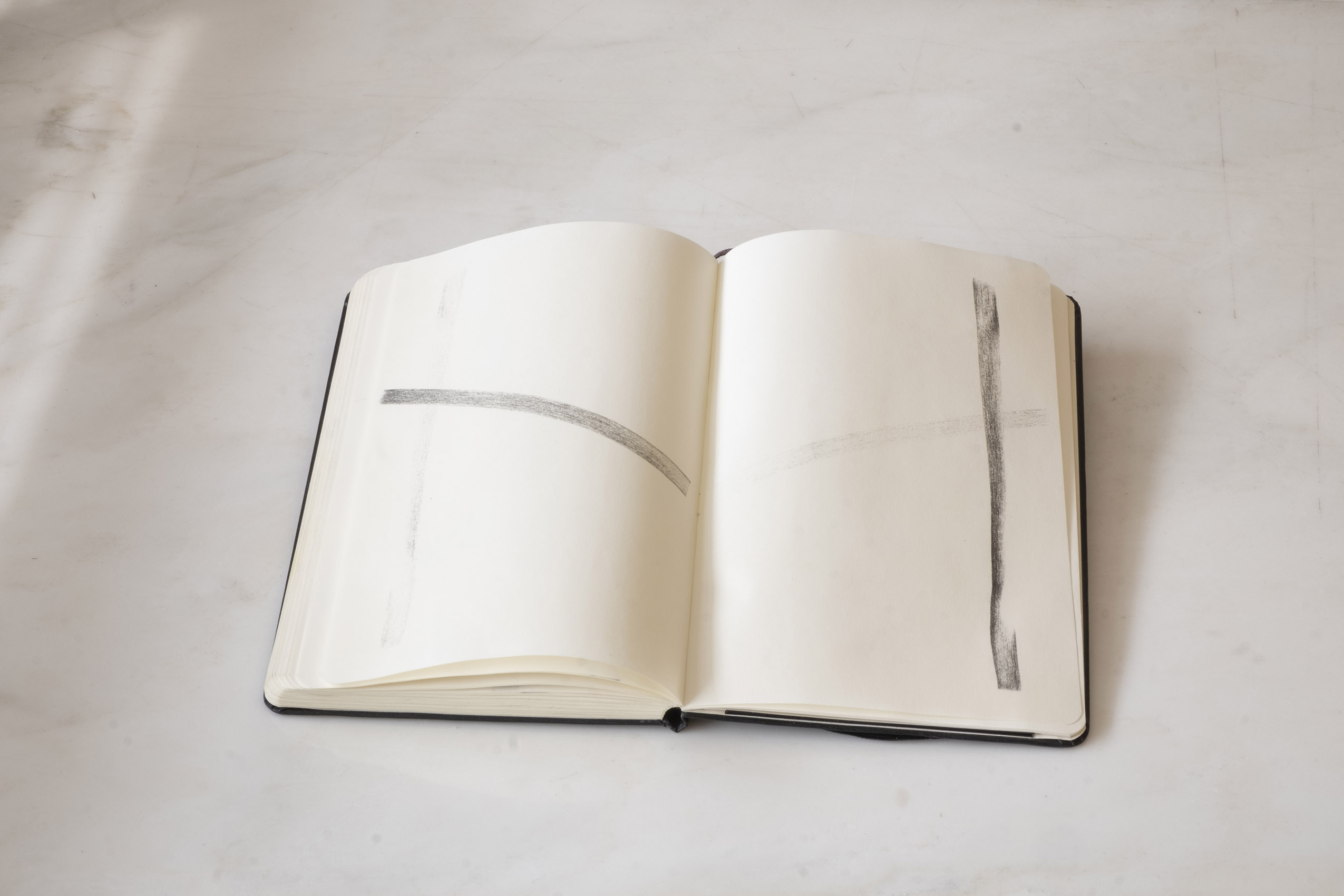 Sin título (Calca cruces, libreta), 2015 : Francisco Ugarte