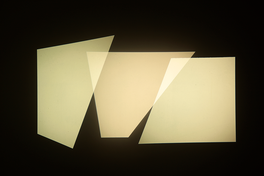 Sin título (tres proyectores, fotografías), 2013 : Francisco Ugarte