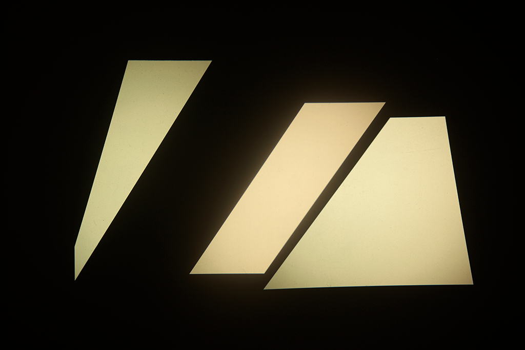 Sin título (tres proyectores, fotografías), 2013 : Francisco Ugarte