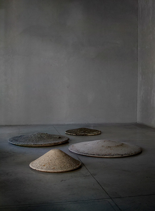 Sin título (Tapas de tinacos antiguos), 2012 : Francisco Ugarte