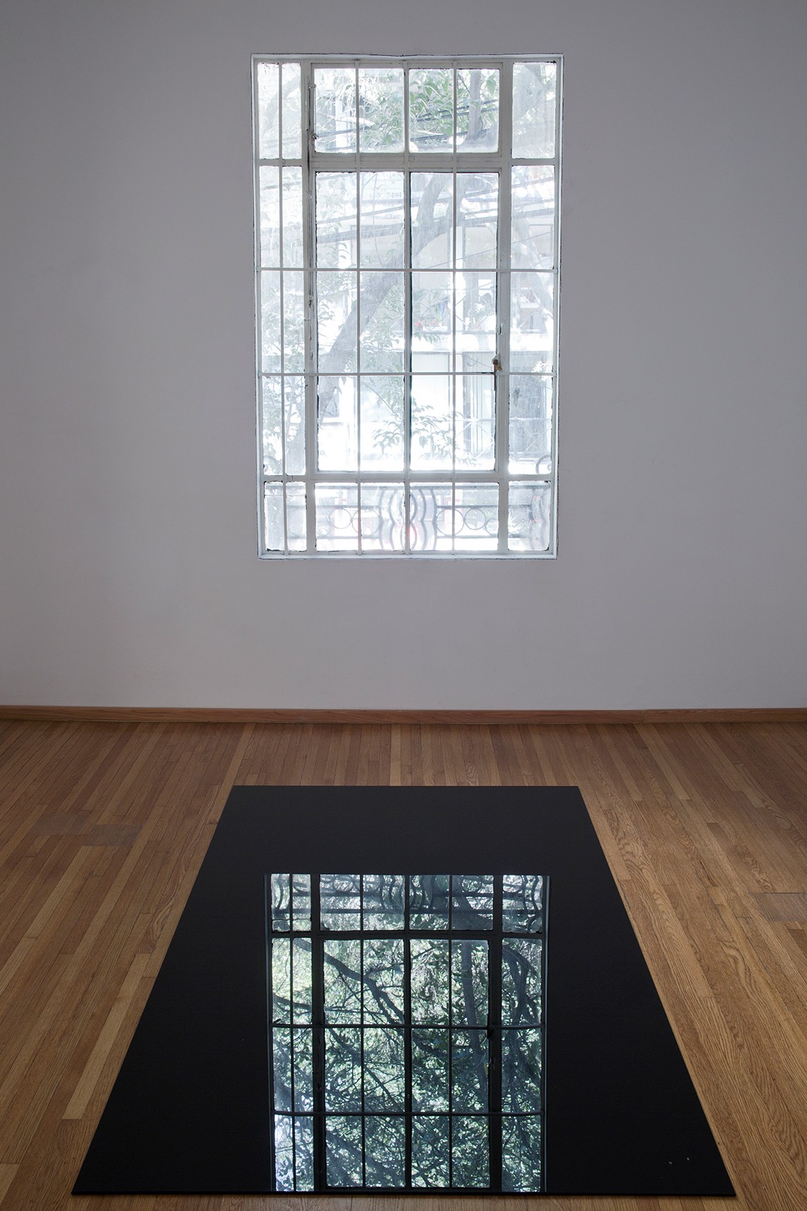 Sin título (Cristal negro y ventana), 2015 : Francisco Ugarte