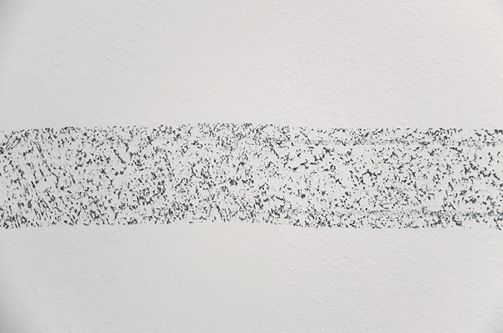 Sin título (Línea de grafito y muro), 2013 : Francisco Ugarte